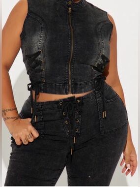 Fashion Nova Black Washed Lace-Up High-Waist Capris Set